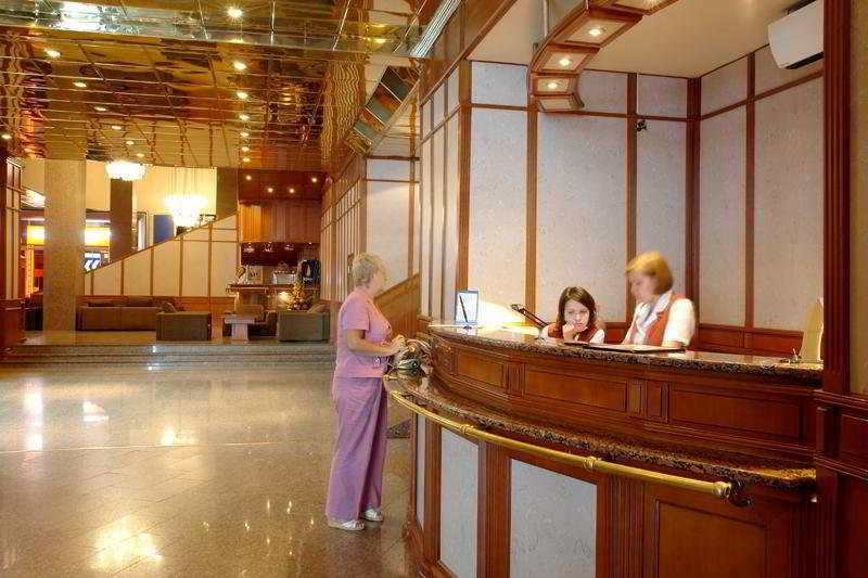 โมลอดยอจนี โฮเต็ล Hotel มอสโก ภายนอก รูปภาพ